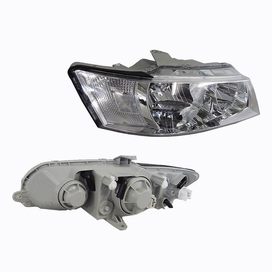 Holden Commodore VZ Executive Acclaim Right Headlight, Chrome Reflector (8/2004 to 9/2007)
